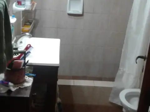 Excelente casa en venta. Apto crédito.