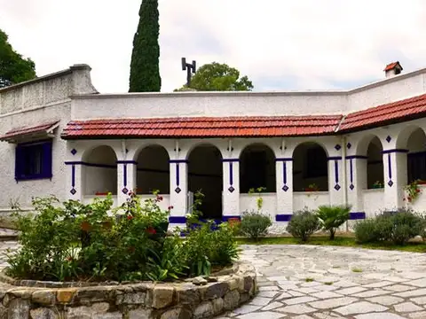 VENTA CASA VALLE HERMOSO 10 DORMITORIOS  APTA EMPRENDIMIENTO