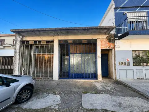 Caseros en Venta Dos Locales + Terreno Propio F: 11081
