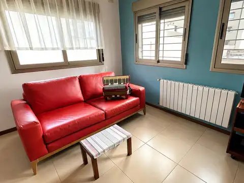Venta Departamento 2 dormitorios por escalera - Centro, Rosario