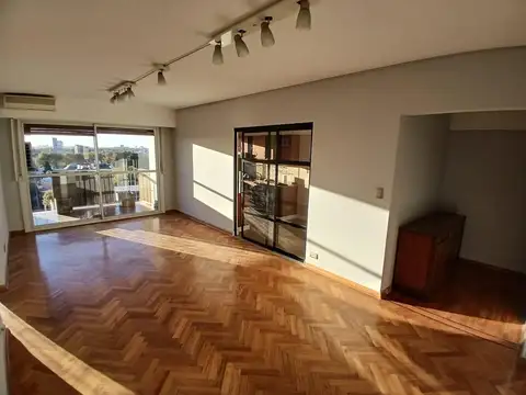Venta. Departamento 3 ambientes con cochera. Villa Devoto