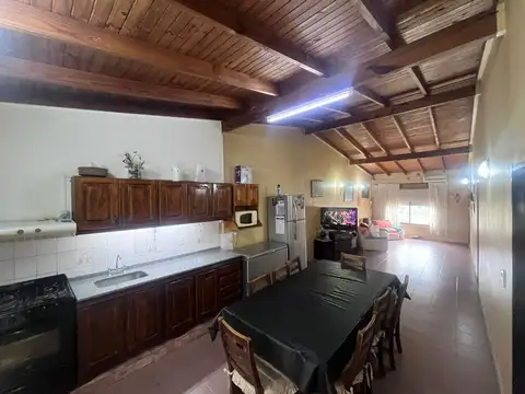 Casa 4 ambientes con 1 baño