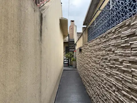 Depto Tipo Casa 3 ambientes con 2 baños