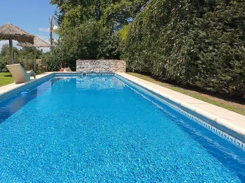 VENTA CASA 4 AMBIENTES PILETA  GALERIA  HARAS SANTA MARIA BARRIO LOS ALAMOS