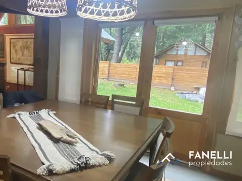 hermosa casa 5 ambientes en barrio Puerto Manzano.(Cód. 164)