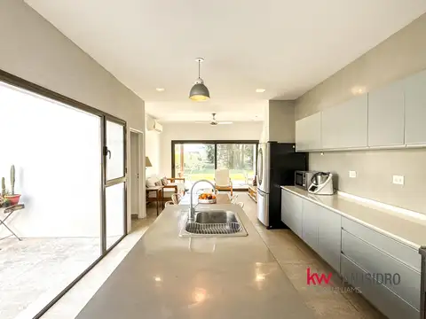 Casa 7 ambientes con 3 baños