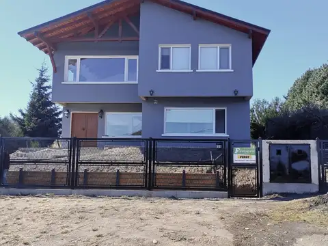 Tres (3) Dúplexs (en dos plantas) de 3 amb. y dos baños cada uno