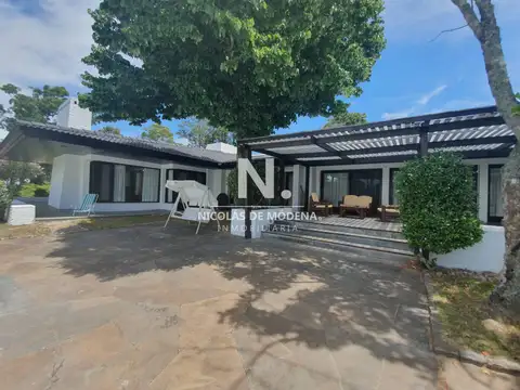 Casa 7 ambientes con 7 baños