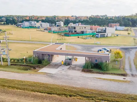 Terreno En Venta Barrio Cerrado Brisanova Pueblo Esther | Etapa 1 Consolidada