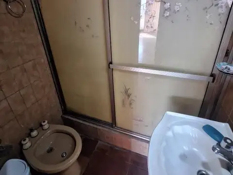 Casa en Alquiler en Ezpeleta Este, $ 700.000