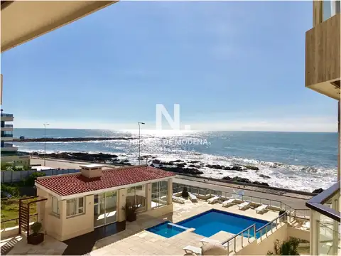 Departamento en Peninsula en Venta de dos dormitorios. Punta del Este