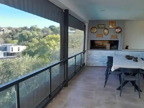 Casa 7 ambientes con 2 baños