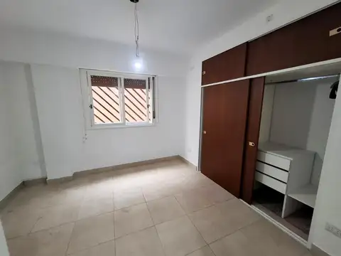 Paunero 1300, Piso PB