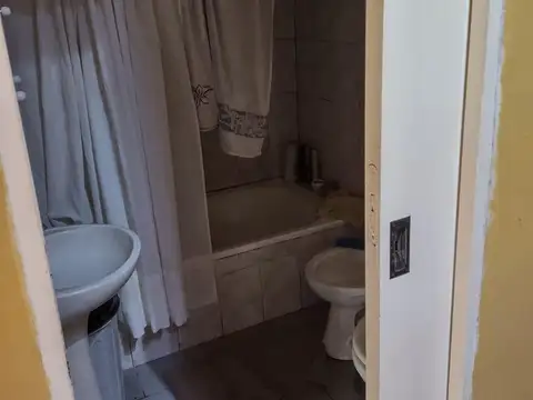 Casa 3 ambientes con 1 baño