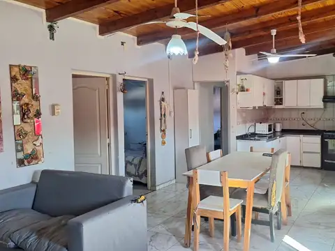 Casa 6 ambientes con 4 baños