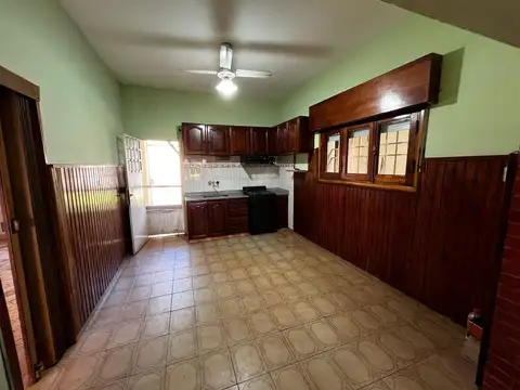 SE VENDE CASA DOS DORMITORIOS EXCELENTE UBICACION