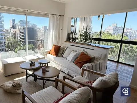 Venta de Departamento Penthouse Reciclado a Nuevo Terraza, Parrilla y 2 Cocheras en Isla de Olivos