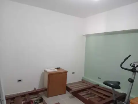 Galpon en Venta en Bernal, USD 150.000