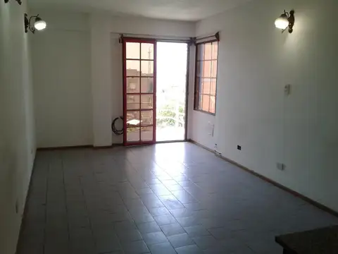 DEPARTAMENTO 2 AMB. MORON CENTRO