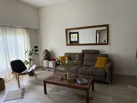 Casa en Venta en Florida Mitre/Este, USD 390.000