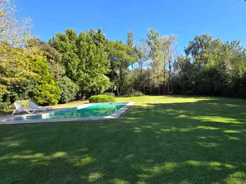 Casa en Venta en Los Pinguinos, USD 880.000