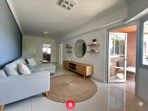 SEMIPISO DE 4 AMBIENTES  IMPECABLE! CON COCHERA!