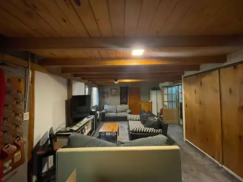 Casa 5 ambientes con 2 baños