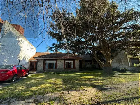 Casa en  venta barrio Porque Luro