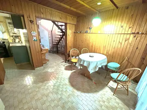 Casa 5 ambientes con 3 baños