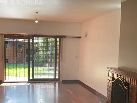 Casa en Venta con 3 cocheras