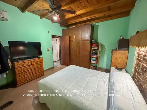 Casa 6 ambientes con 2 baños