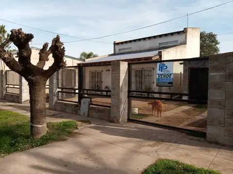 Casa 2 habitaciones sobre calle 5