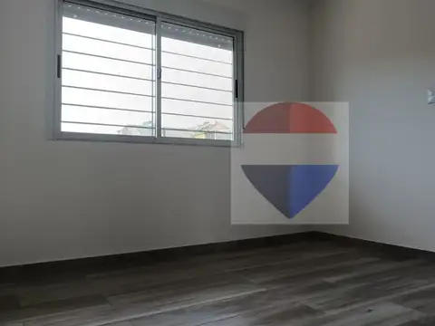 Casa en Alquiler con 1 cochera