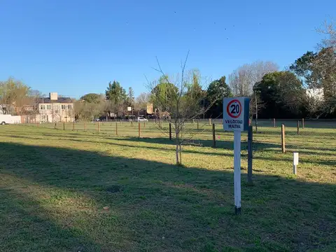 Terreno en Venta en Barrio Parque Pero, USD 50.000