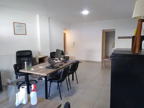 48 e/ 13 y 14 n 928 E. Piso C