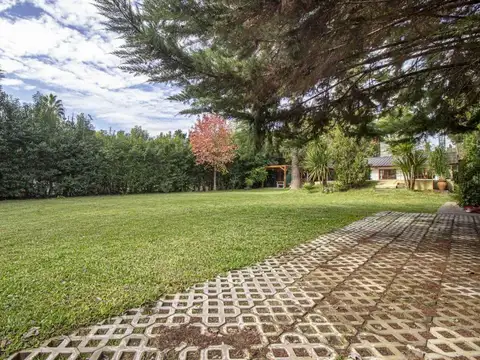 Quinta en Venta con 4 cocheras