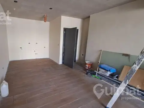 Local en Alquiler en Coghlan, $ 1.600.000