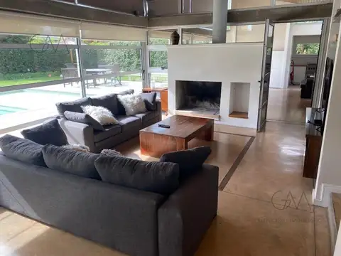 Casa en Alquiler de 4 dormitorios
