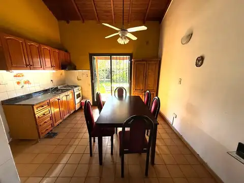 Casa 3 ambientes con 2 baños