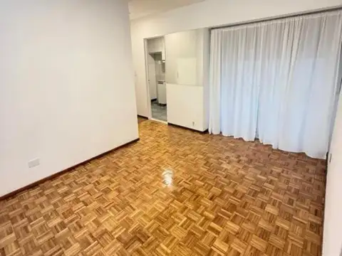 Departamento en Alquiler en Once, $ 700.000