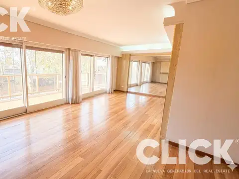 Venta Departamento 5 ambientes con balcón y Dependencia de servicio en Villa Crespo
