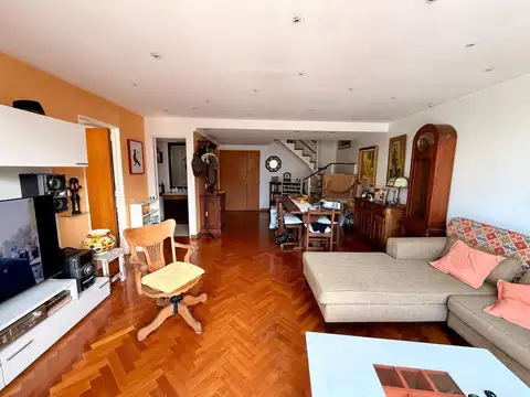 Paraguay 3500, Piso 8