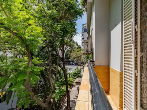 Avenida Quintana 300