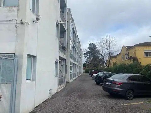 DEPARTAMENTO AMPLIO,LUMINOSO,2 AMBIENTES,COCHERA. PILAR