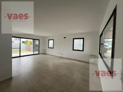 Casa de 3 dormitorios en alquiler en Housing cerrado Las Moras - Valle Escondido