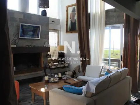 Casa 5 ambientes con 3 baños