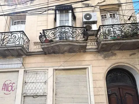 Local en Congreso - VENTA - Peron y Ayacucho