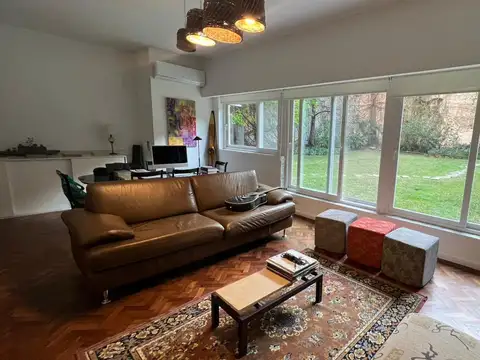 Uriburu entre Juncal y Arenales depto apto profesional o vivienda. PB salida a jardin en venta