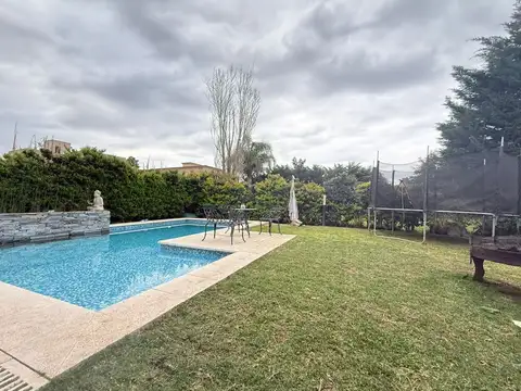 Casa 5 ambientes con 2 baños