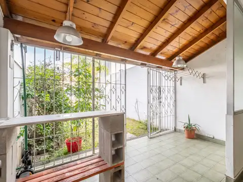 Triplex. 4 Ambientes. Jadín. Balcón. Villa Real